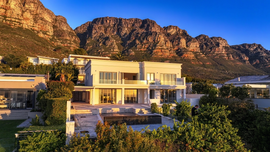 4 Bedroom Property for Sale in Bakoven Western Cape